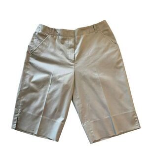 Foxcroft wrinkle free khaki shorts size 8